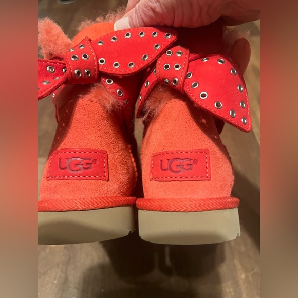 Never Worn Ted Suede UGGS Booties with Faux Fur Lining. Size 6 - Picture 2 of 5